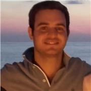 Sono un insegnante laureato in lettere antiche con due anni di esperienza di insegnamento ed offro ripetizioni di latino e greco